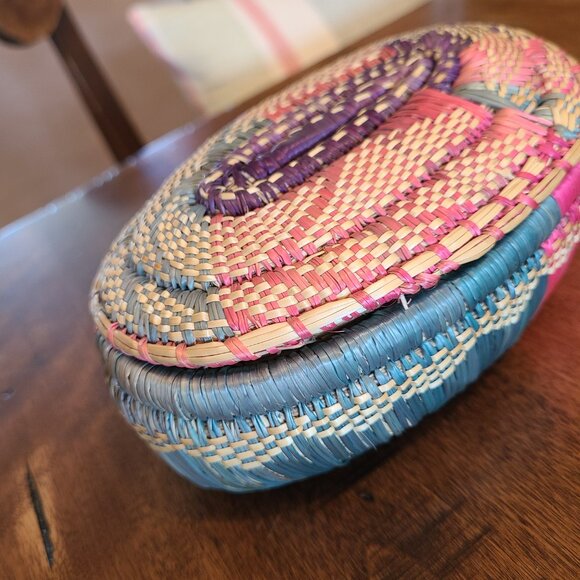 Colorful rattan storage basket - Picture 5 of 8